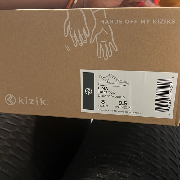 Kizik Gender Inclusive Lima Hands-Free Sneaker - Picture 4 of 4